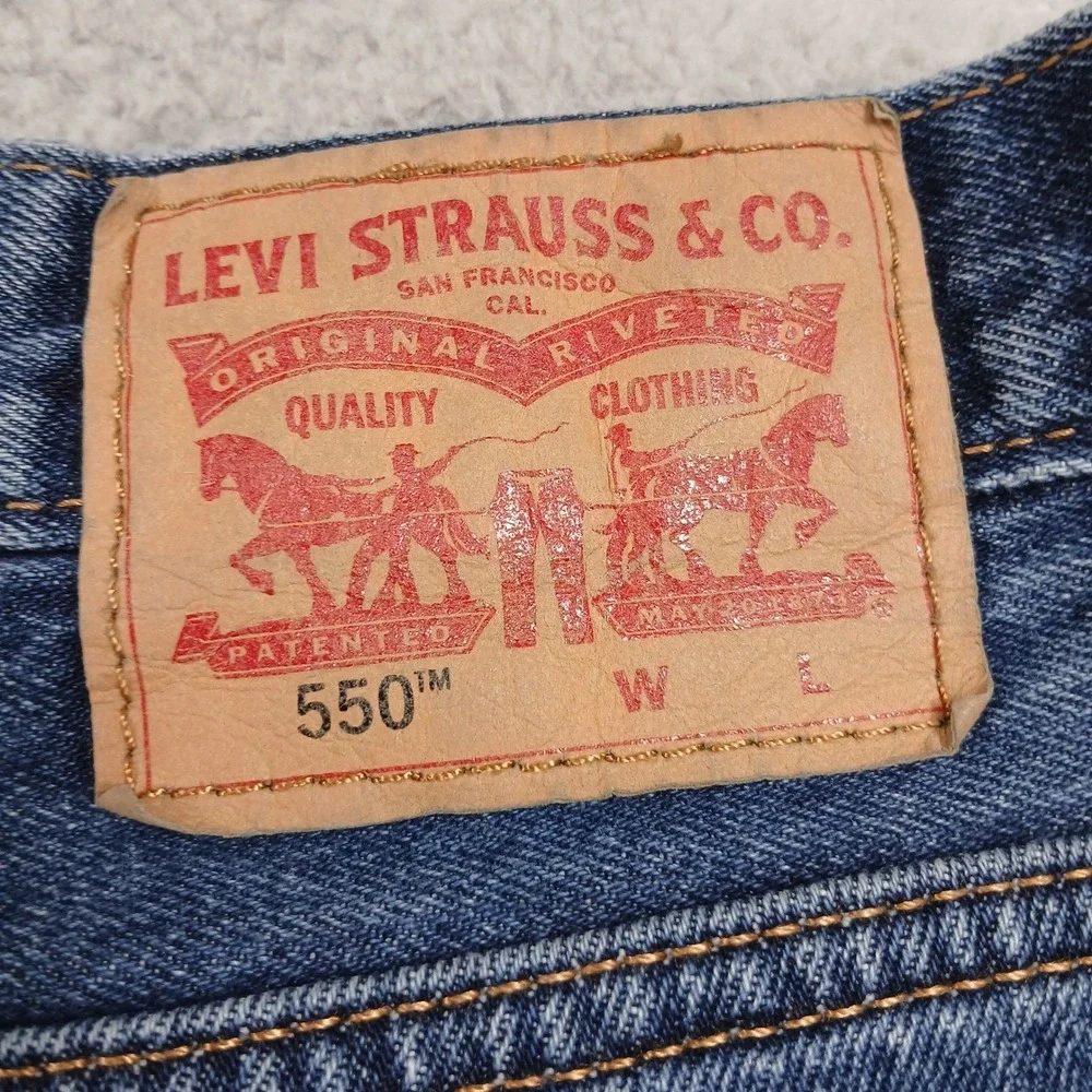 Levi's 550 Relaxed Fit Tapered Leg Jeans Mens 50x32‎ Dark Wash Blue Denim EUC